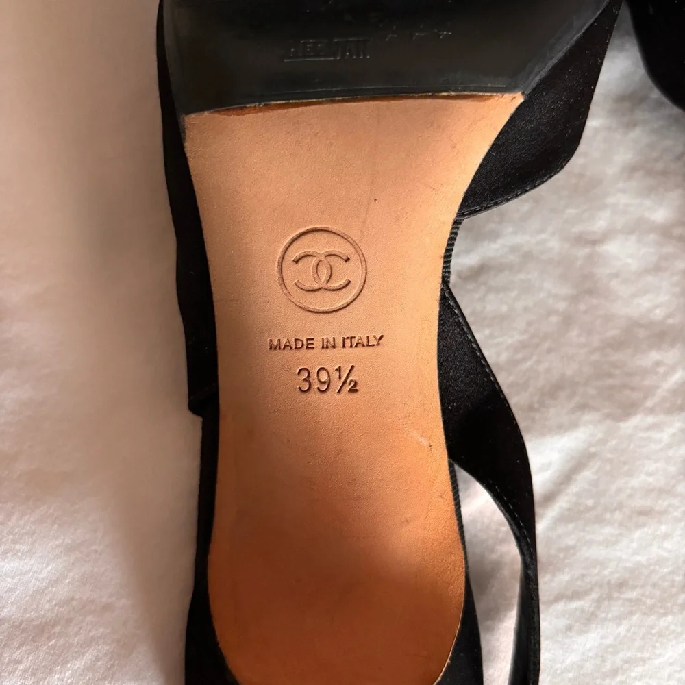 CHANEL Black Satin Black Bows & Crystal CC Jewel Slingback Sz 39 1/2 (8.5/9) EUC